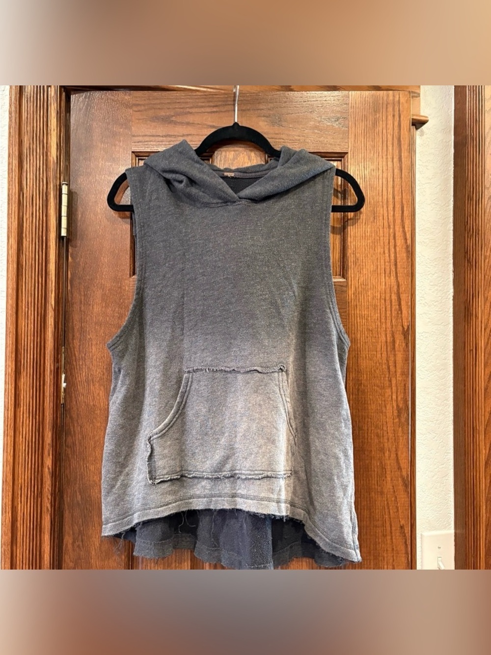 Free People • Vintage Beach Day • Sleeveless Hooded Pullover - Picture 4 of 10
